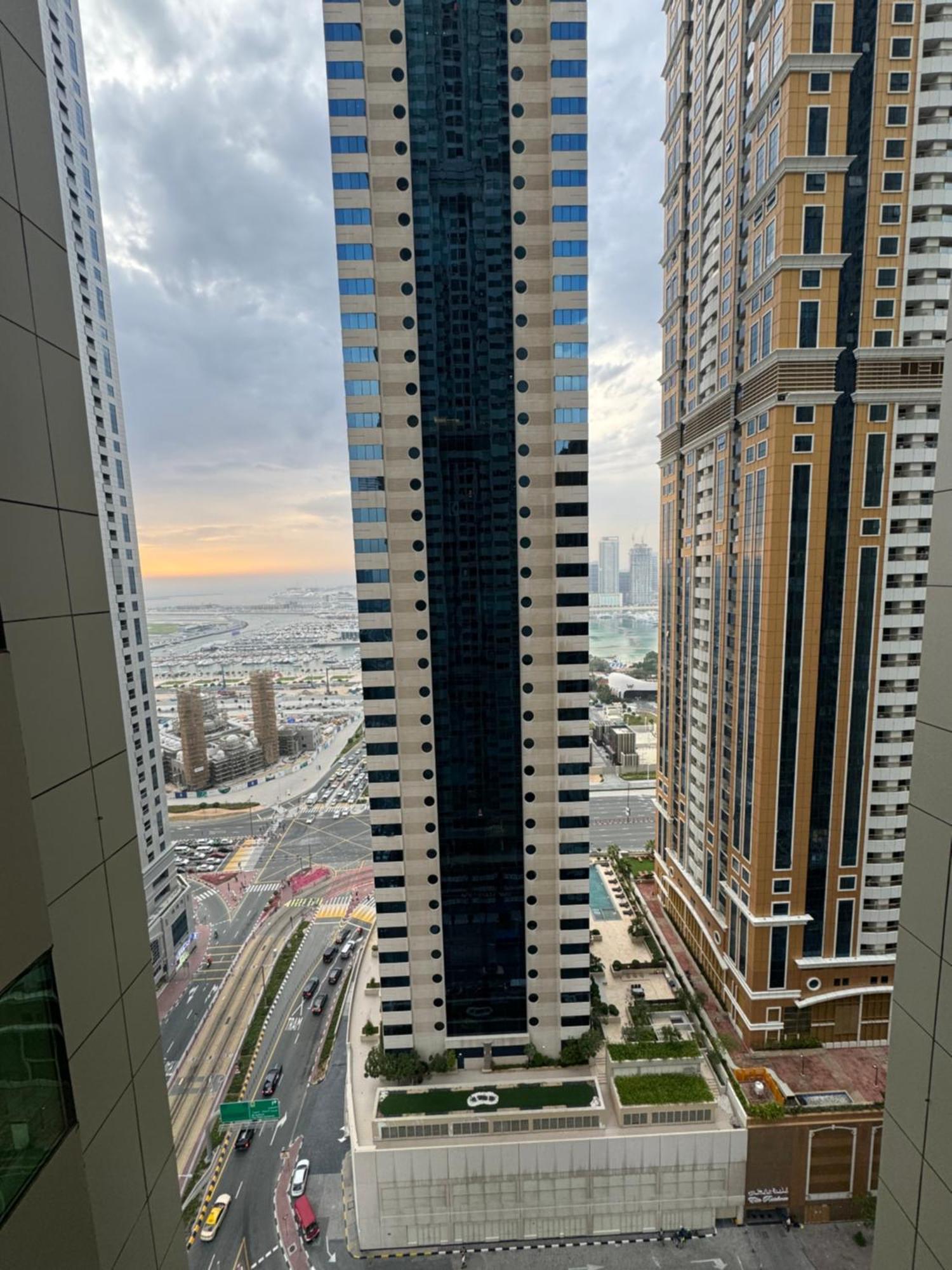 Sea View 1Br Apartment - Marina Pinnacle Dubai Eksteriør billede