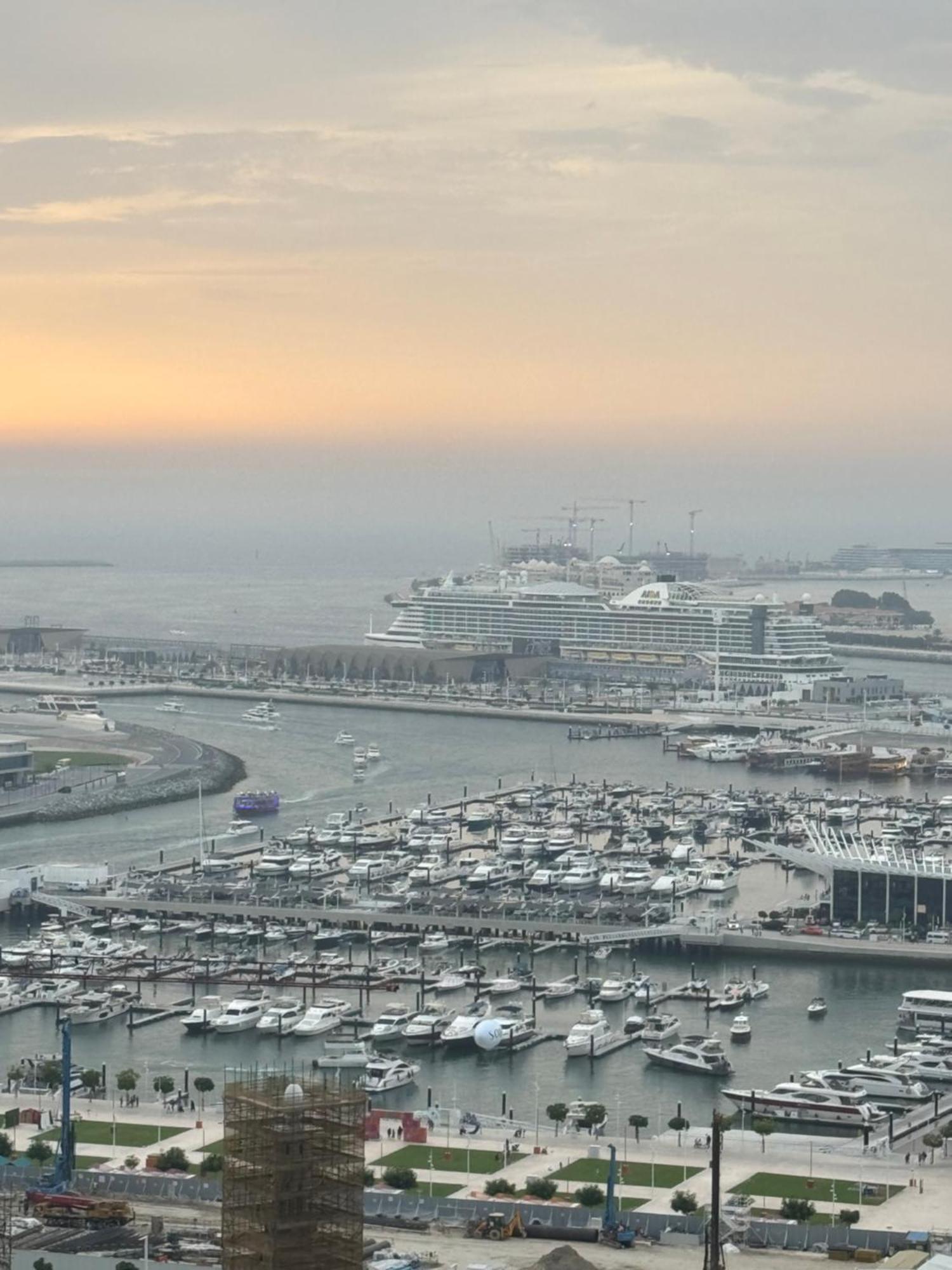 Sea View 1Br Apartment - Marina Pinnacle Dubai Eksteriør billede